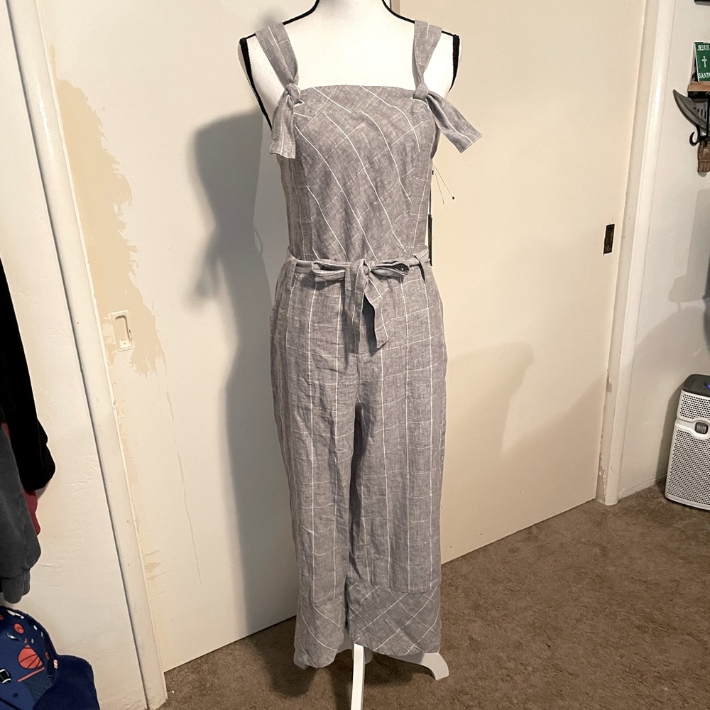 NWT Women’s Vince Camuto grey jumpsuit size small